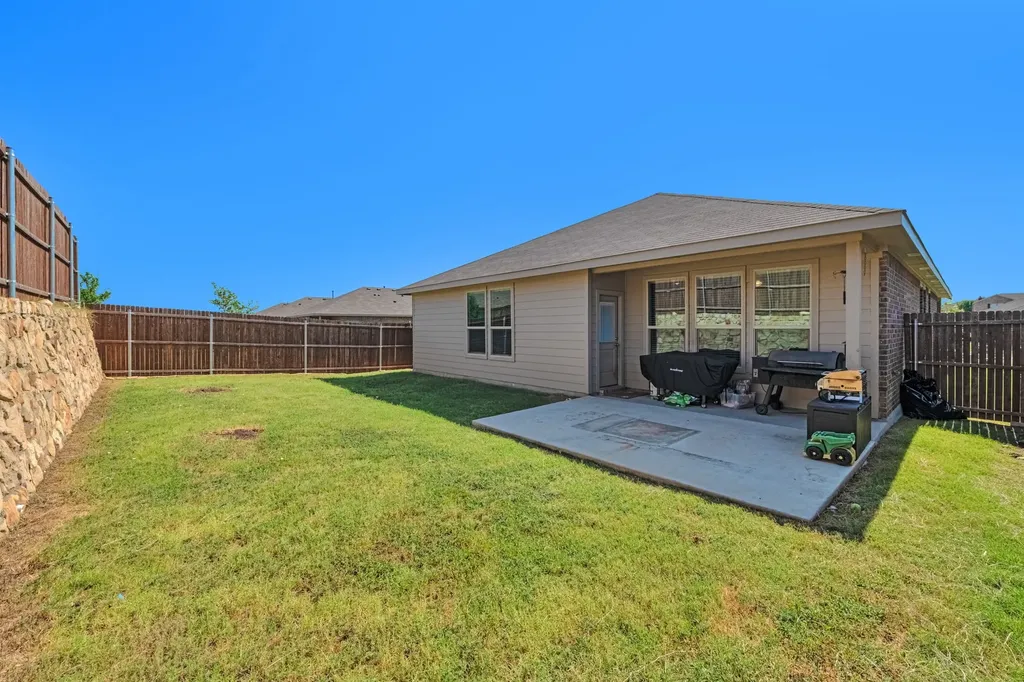 8305 Twisted Pine Way Fort Worth TX 76131