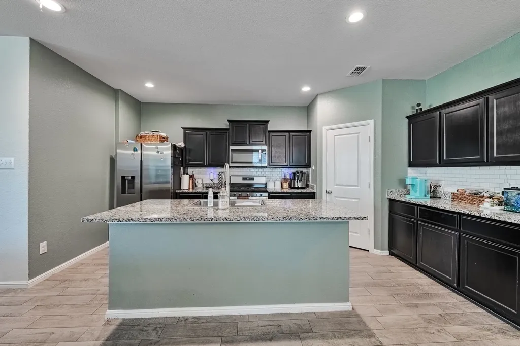 8305 Twisted Pine Way Fort Worth TX 76131