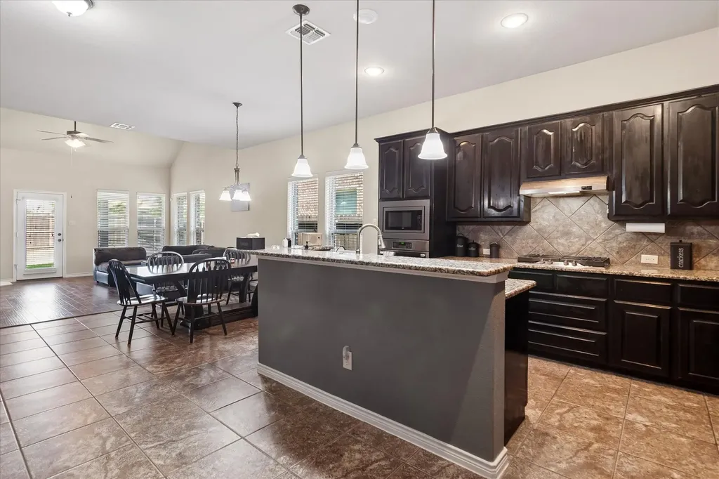 1012 Seclusion Cove Mckinney TX 75070