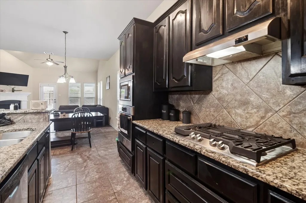 1012 Seclusion Cove Mckinney TX 75070