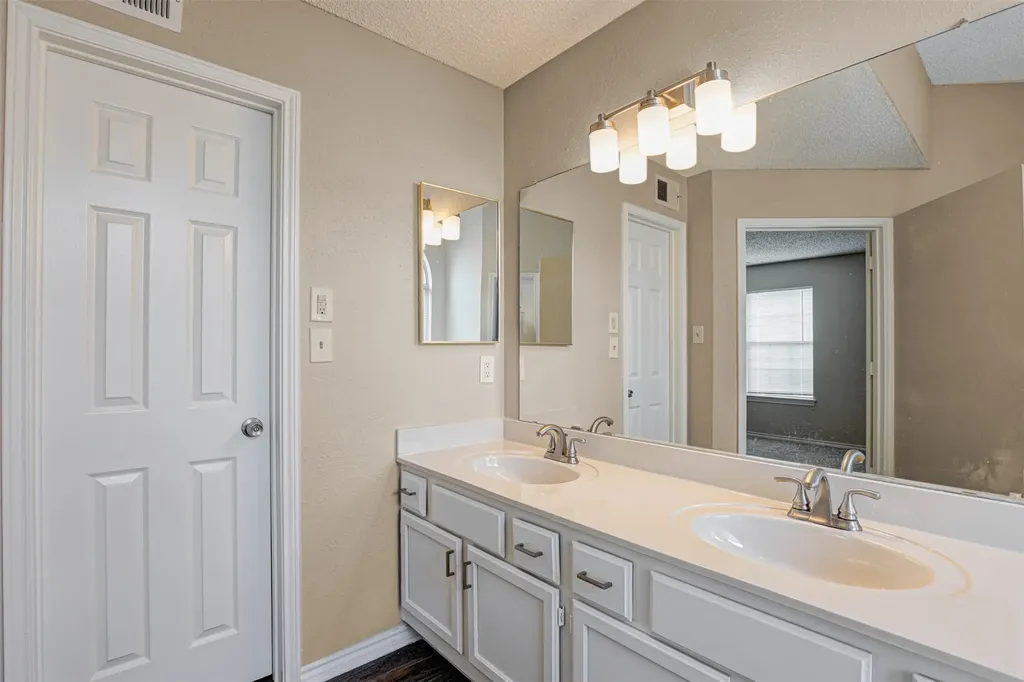 202 Lavender Drive Cedar Hill TX 75104
