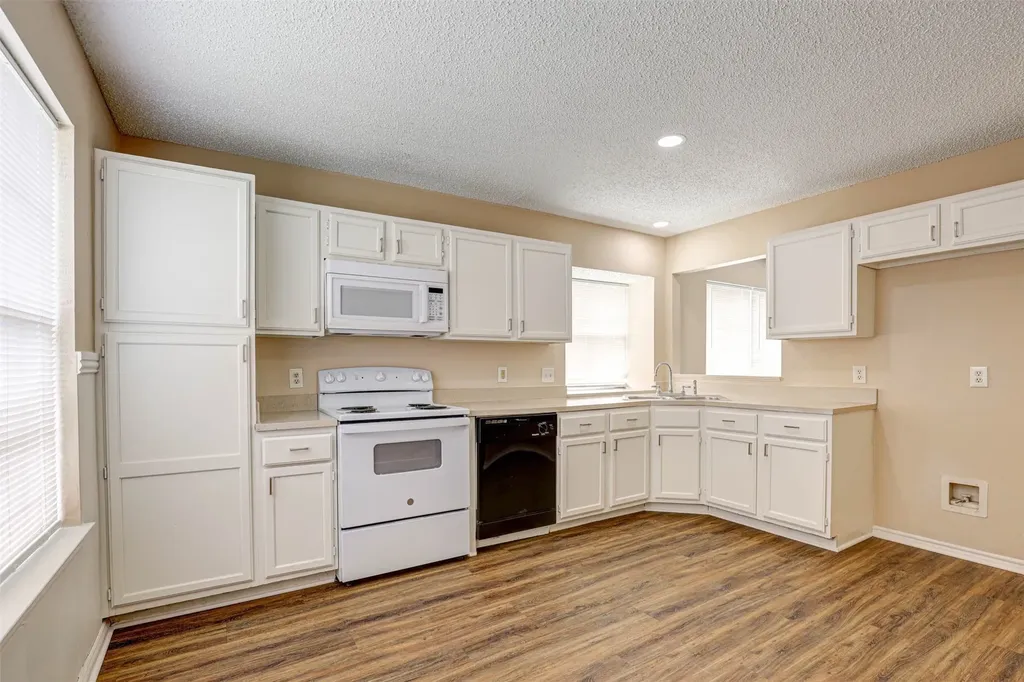 202 Lavender Drive Cedar Hill TX 75104