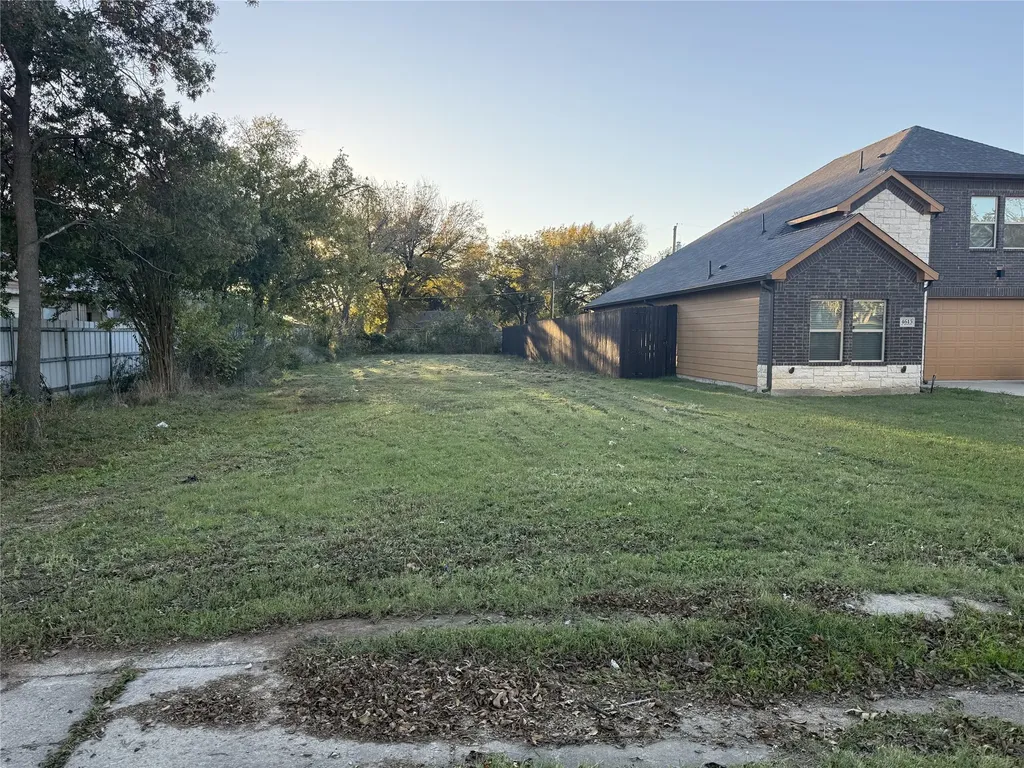 4619 S Denley Drive Dallas TX 75216