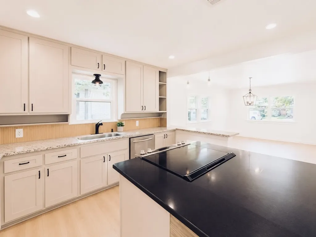 5517 Santa Barbara Avenue Fort Worth TX 76114