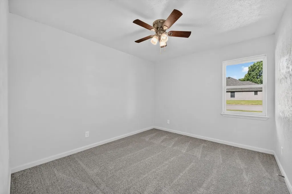900 S 3rd Street Sanger TX 76266