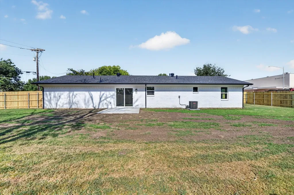 900 S 3rd Street Sanger TX 76266