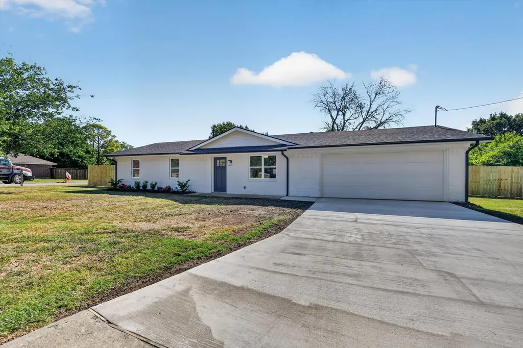 900 S 3rd Street Sanger TX 76266