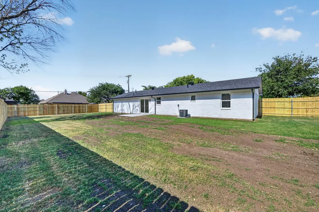 900 S 3rd Street Sanger TX 76266