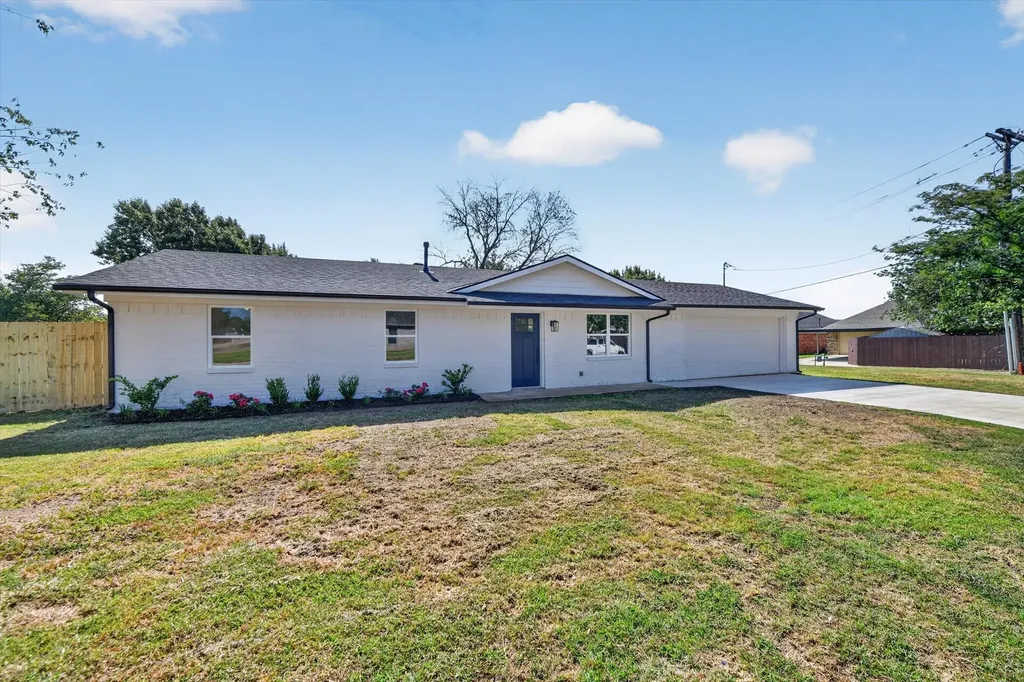 900 S 3rd Street Sanger TX 76266