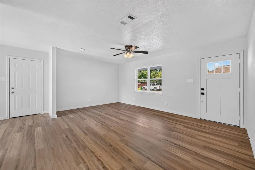 900 S 3rd Street Sanger TX 76266