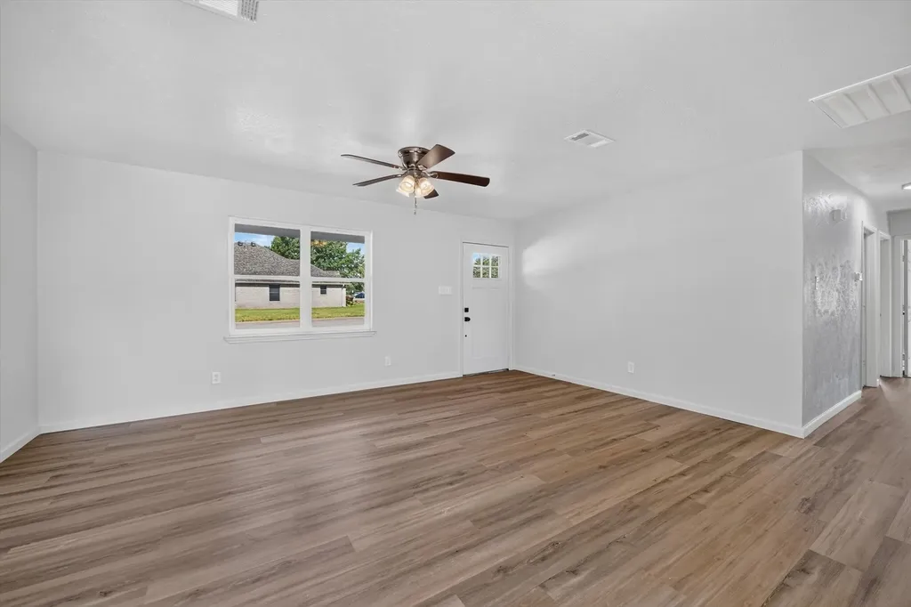 900 S 3rd Street Sanger TX 76266