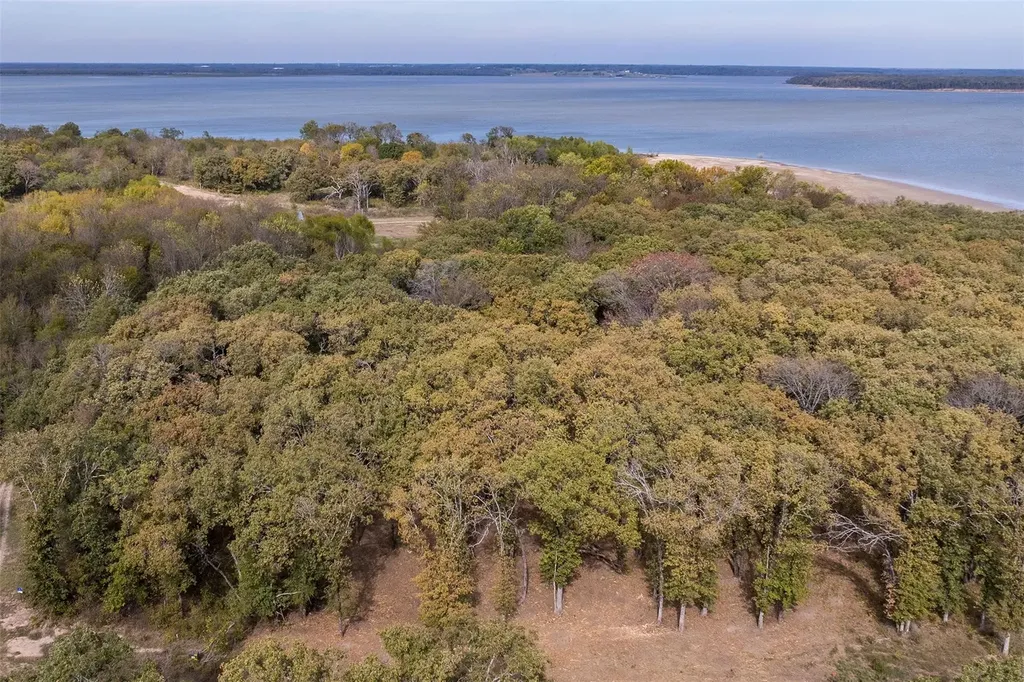 8375 Southern Shore Court Kemp TX 75143