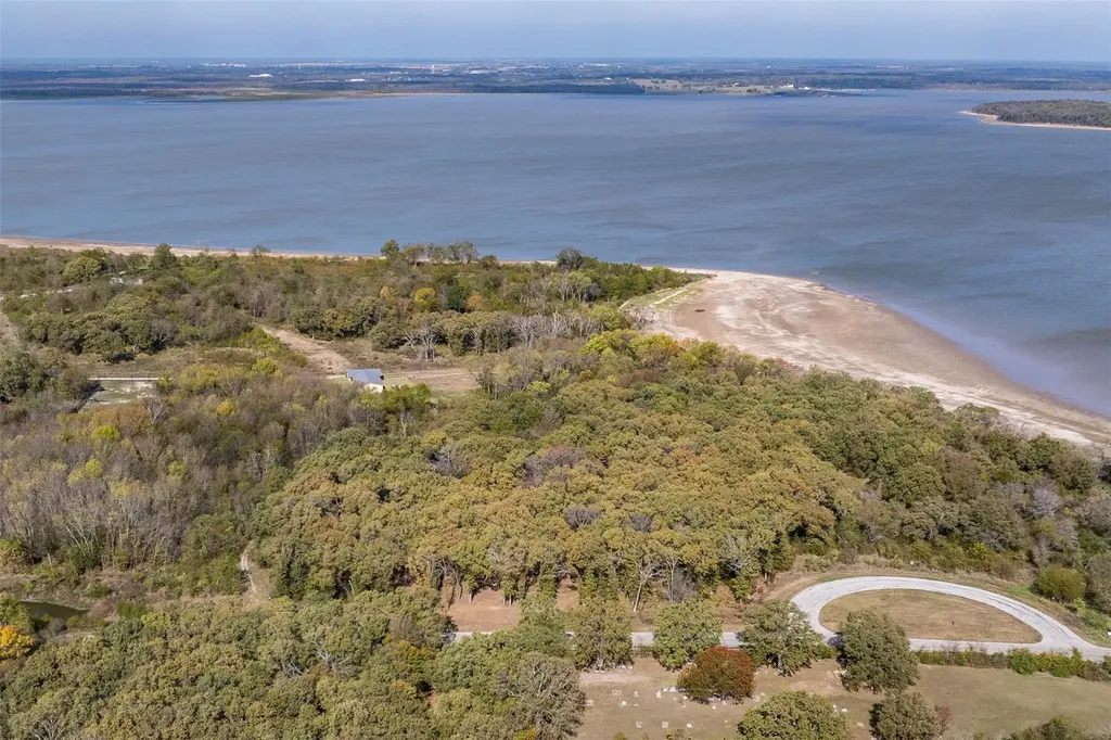 8375 Southern Shore Court Kemp TX 75143