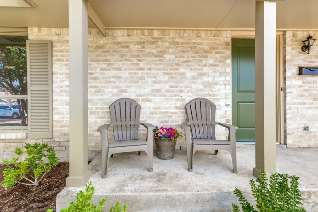 5033 Overcrest Drive Garland TX 75043