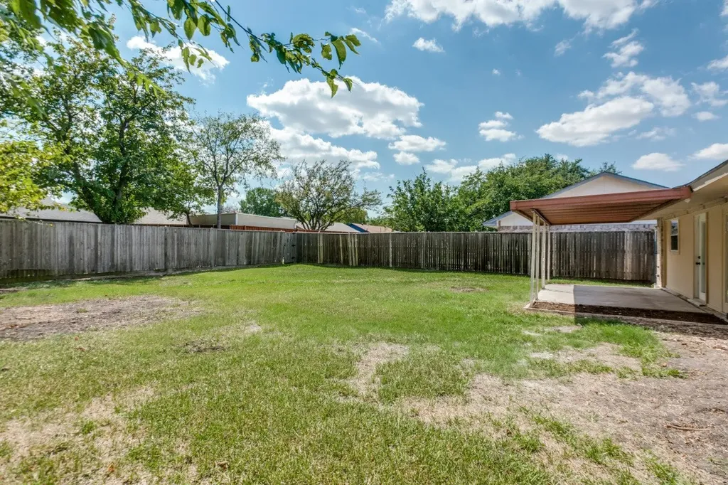 5033 Overcrest Drive Garland TX 75043