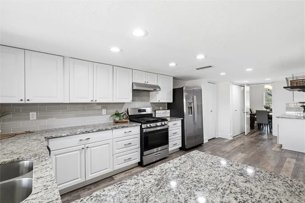 2814 Lindbergh Drive Dallas TX 75228