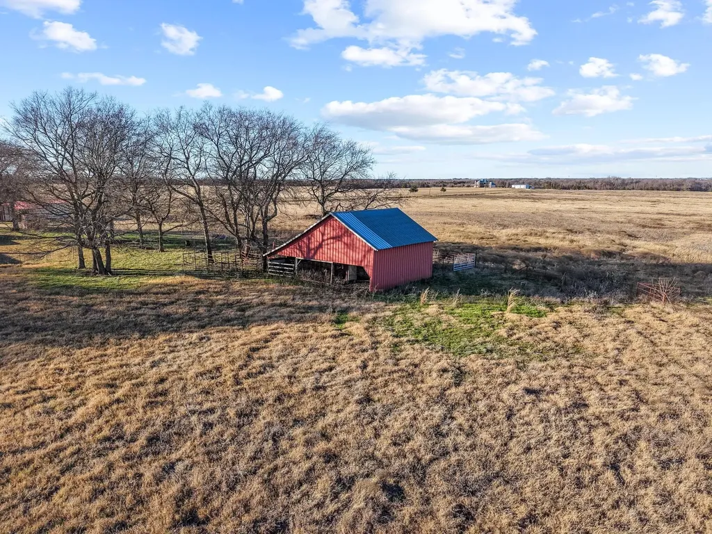 1858 Farm Road 1506 Paris TX 75460
