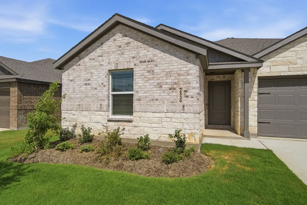 2536 Farrier Lane Aubrey TX 76227