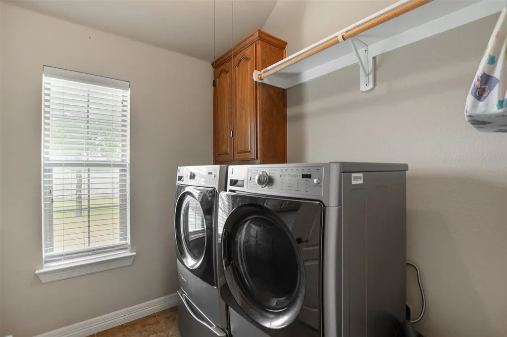 100 Parker Oaks Lane Weatherford TX 76087