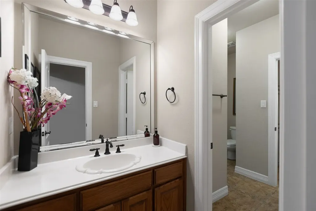 100 Parker Oaks Lane Weatherford TX 76087