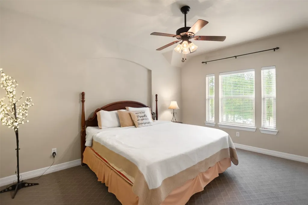 100 Parker Oaks Lane Weatherford TX 76087
