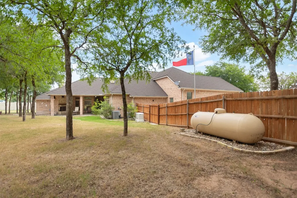 100 Parker Oaks Lane Weatherford TX 76087