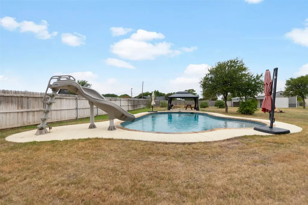 100 Parker Oaks Lane Weatherford TX 76087