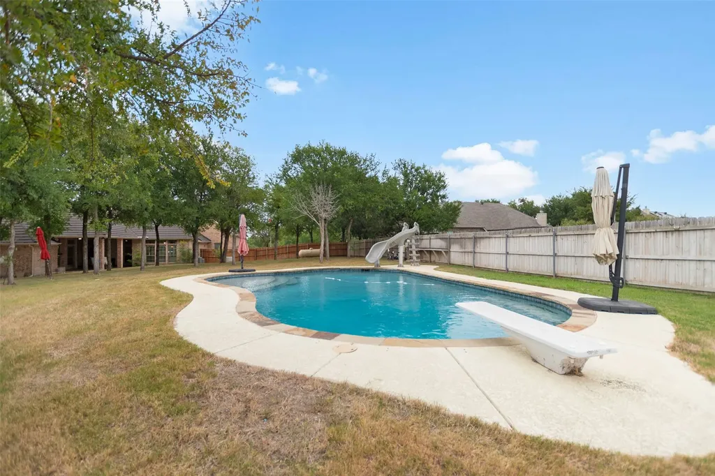 100 Parker Oaks Lane Weatherford TX 76087