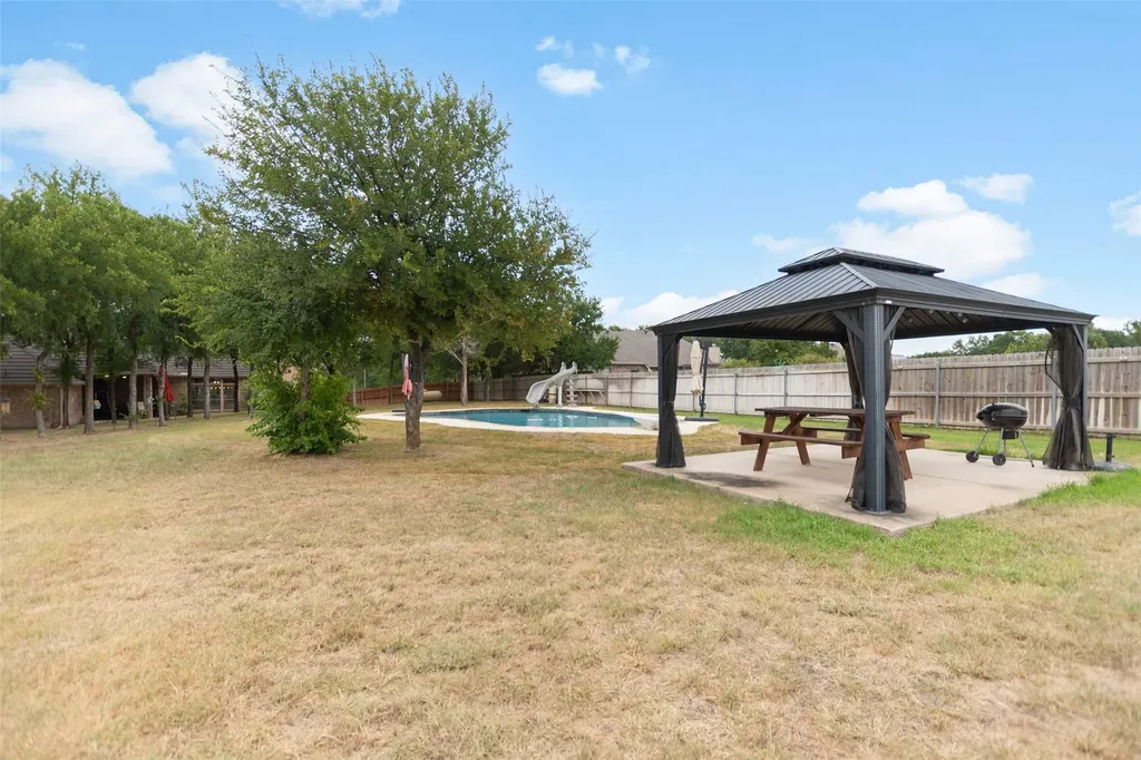 100 Parker Oaks Lane Weatherford TX 76087
