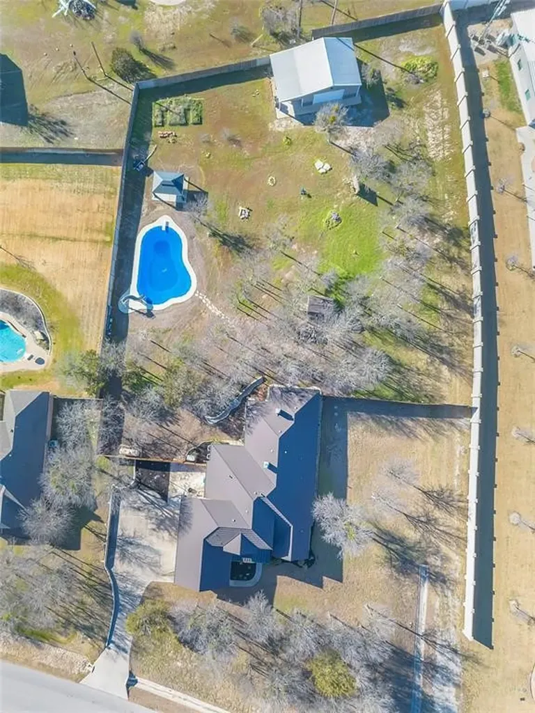 100 Parker Oaks Lane Weatherford TX 76087