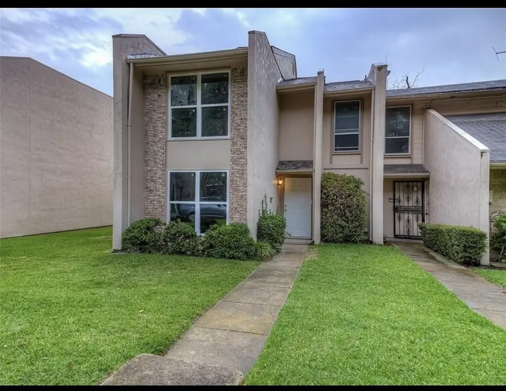 324 Valley Park Drive Garland TX 75043