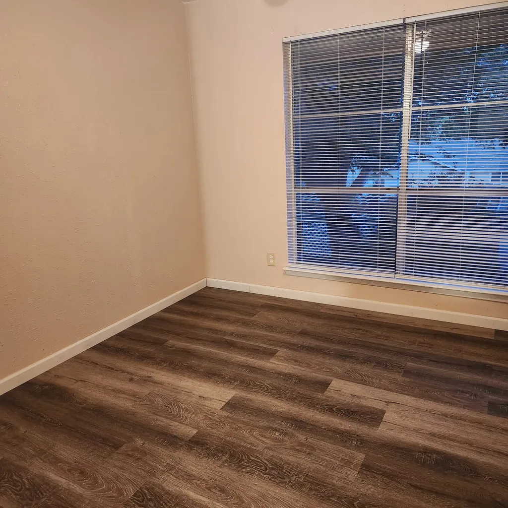 324 Valley Park Drive Garland TX 75043