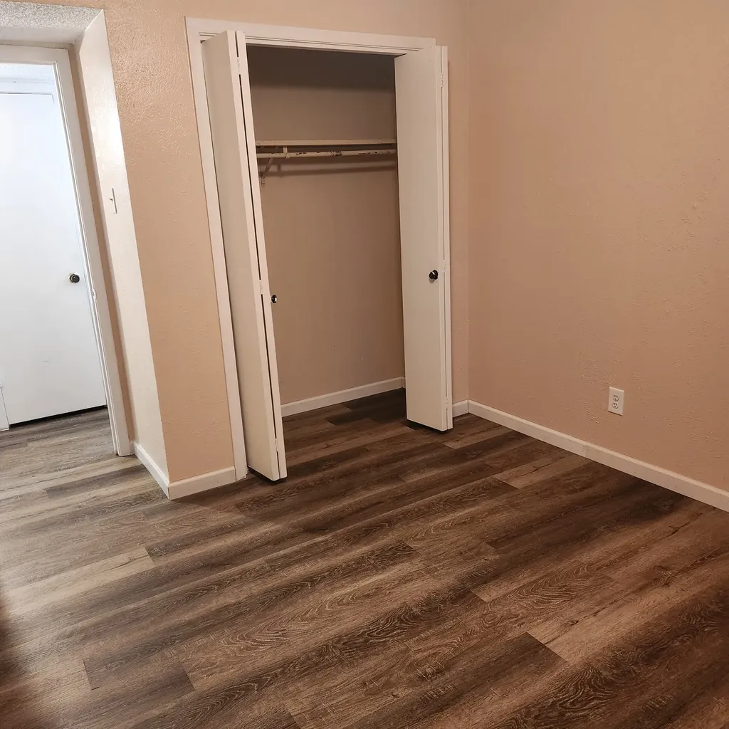324 Valley Park Drive Garland TX 75043