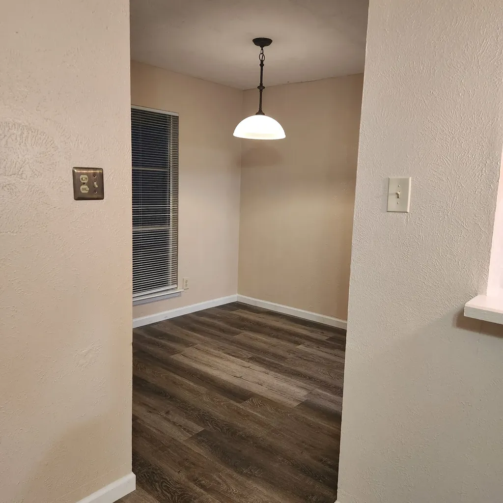 324 Valley Park Drive Garland TX 75043