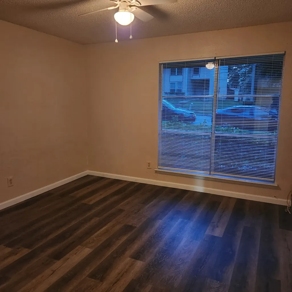 324 Valley Park Drive Garland TX 75043