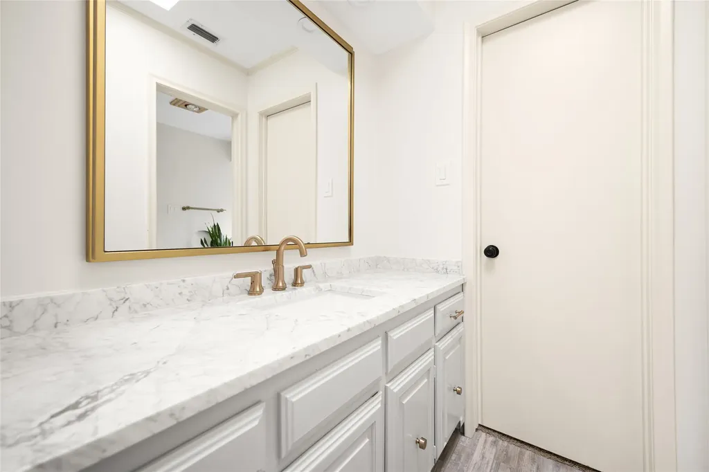 9535 Viewside Drive Dallas TX 75231