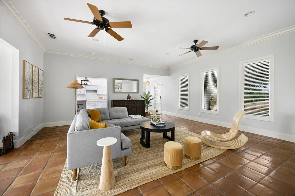 9535 Viewside Drive Dallas TX 75231