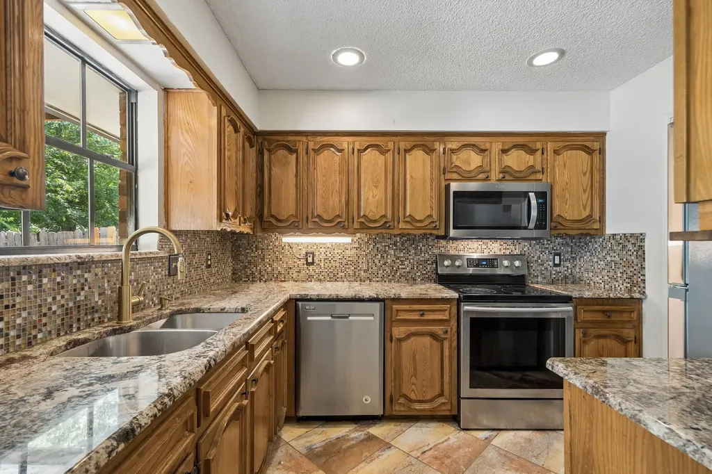 110 Bryn Mawr Lane Waxahachie TX 75165