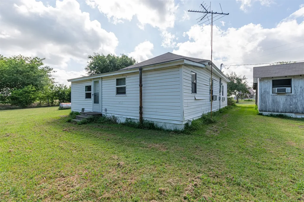 13961 County Road 236 Terrell TX 75160