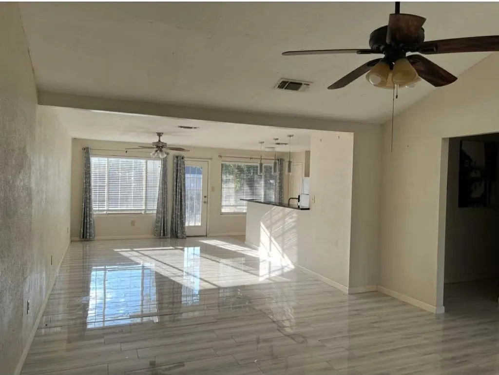 802 Matthews Court Arlington TX 76012