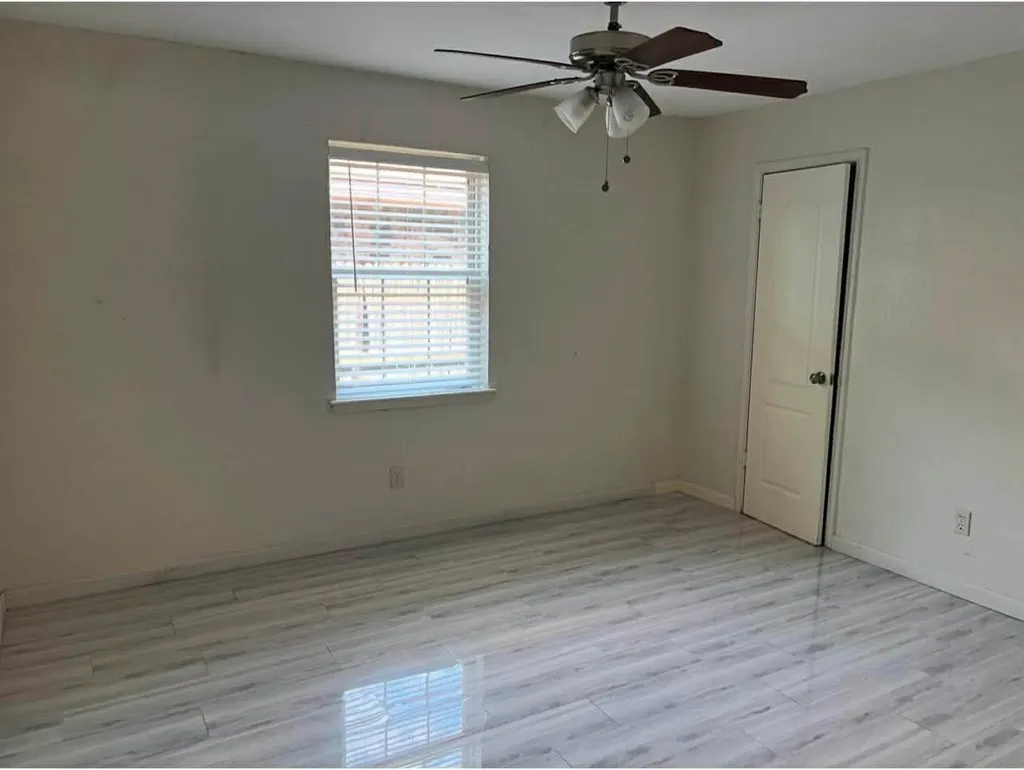 802 Matthews Court Arlington TX 76012