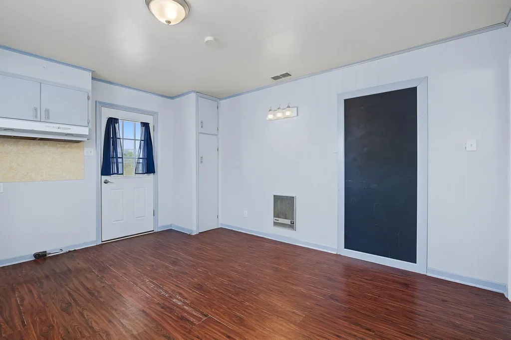 611 N Richard Avenue Rotan TX 79546