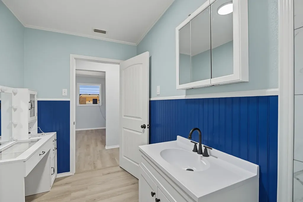 611 N Richard Avenue Rotan TX 79546