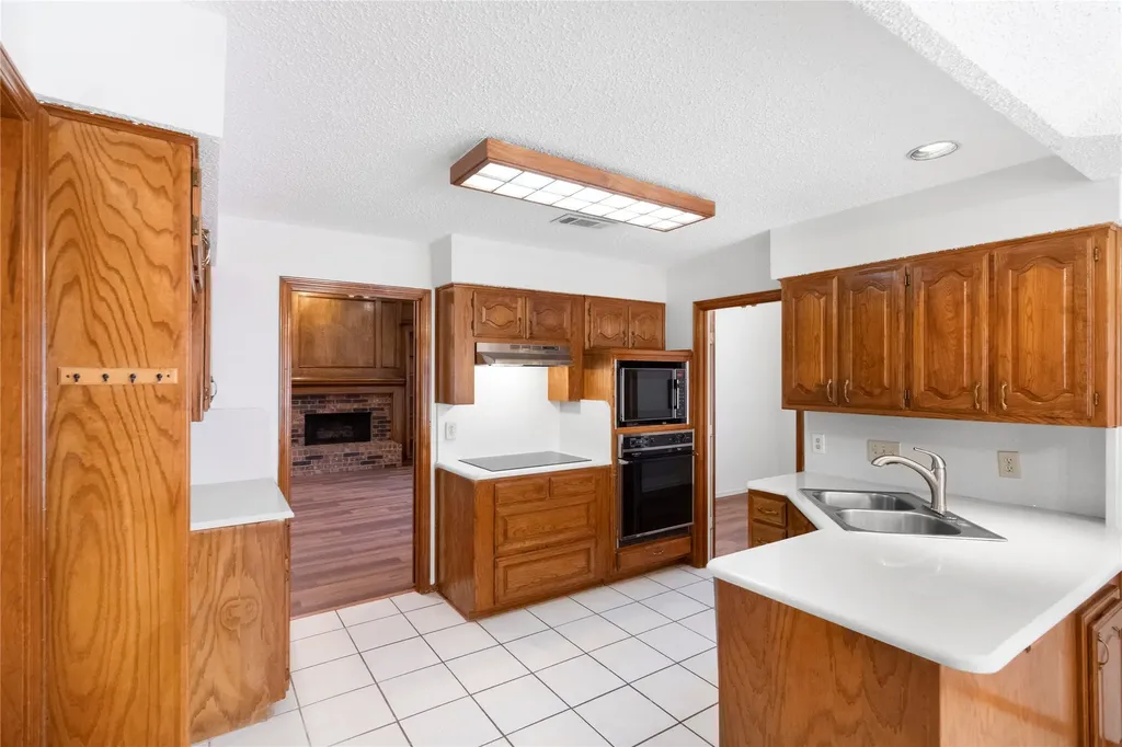 1226 Stillwater Trail Carrollton TX 75007