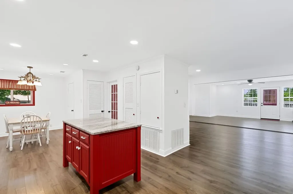 208 Southshore Drive Lone Star TX 75668