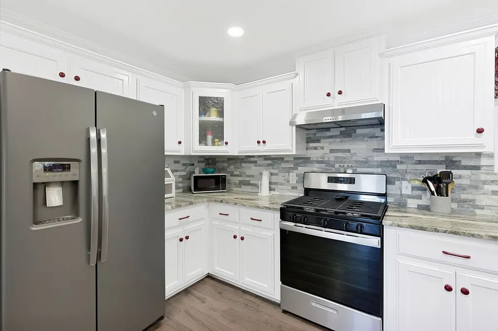 208 Southshore Drive Lone Star TX 75668