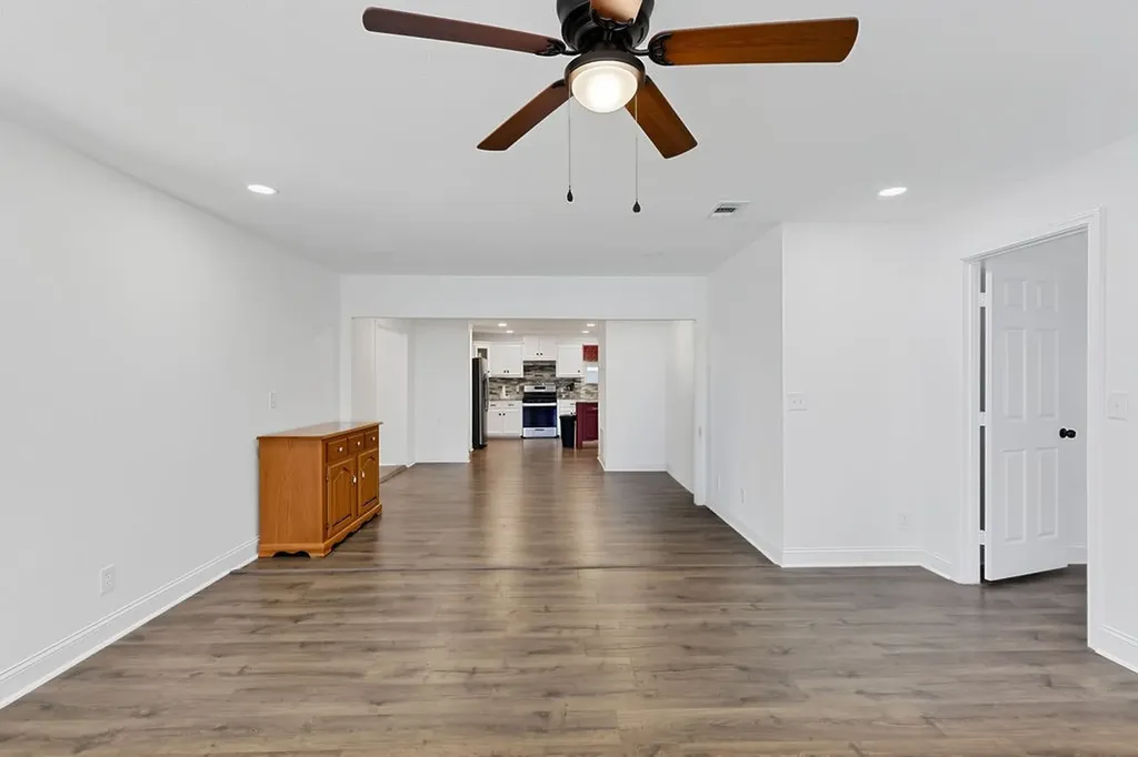 208 Southshore Drive Lone Star TX 75668