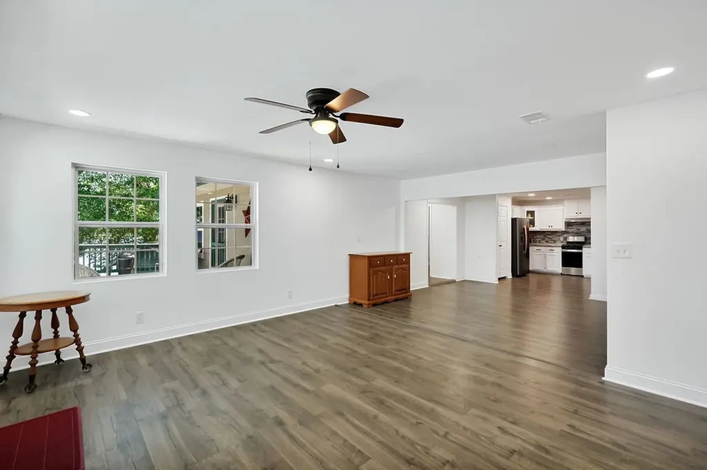 208 Southshore Drive Lone Star TX 75668