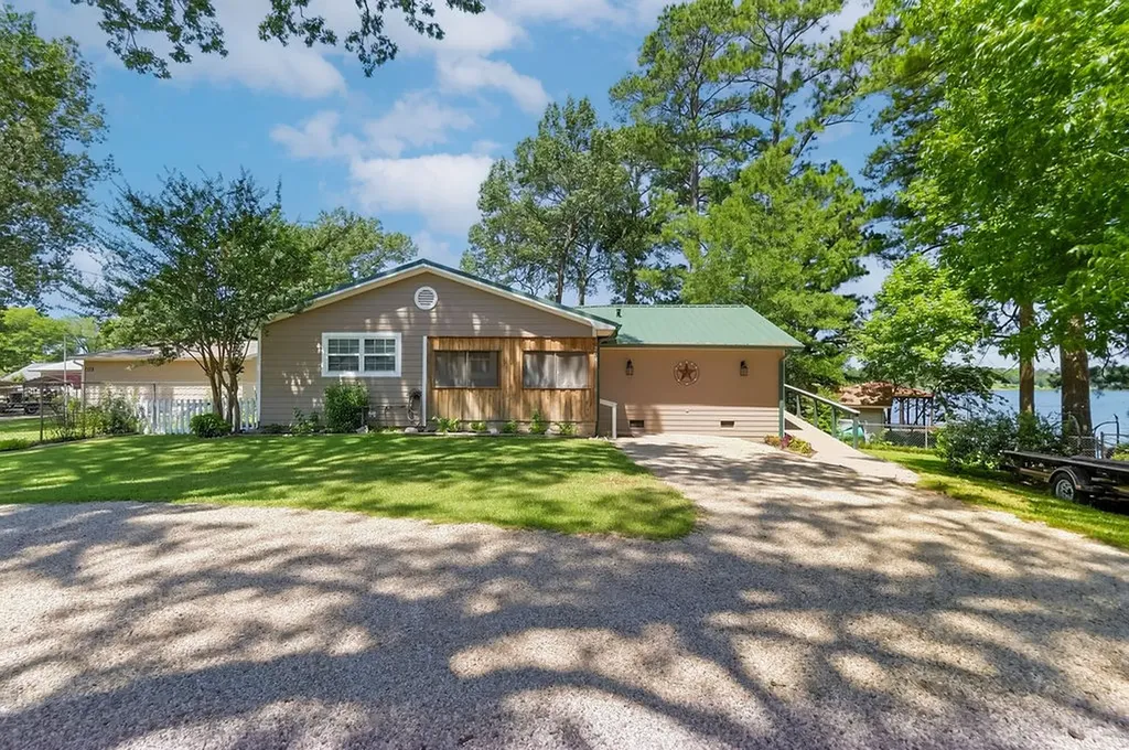 208 Southshore Drive Lone Star TX 75668