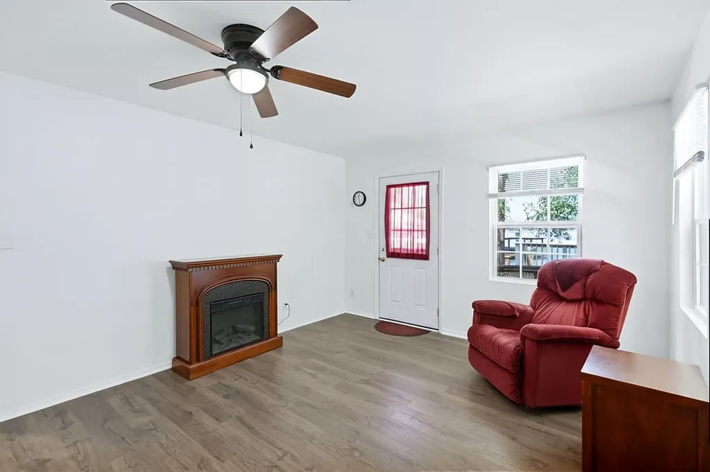 208 Southshore Drive Lone Star TX 75668